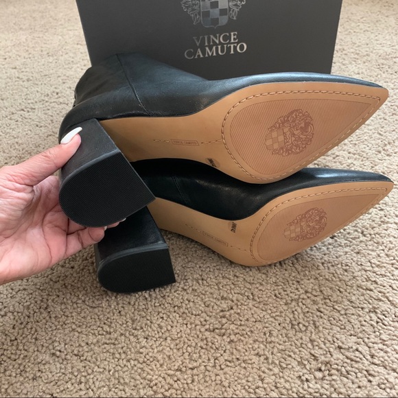 NEW 10 Vince Camuto Benedie Black Leather Bootie - Picture 12 of 13